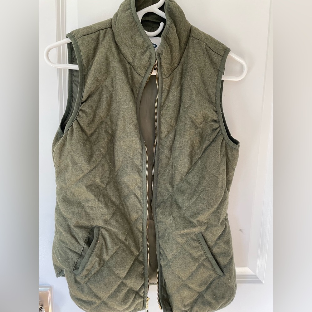 NWOT Old Navy Quilted Vest Olive Green XS
